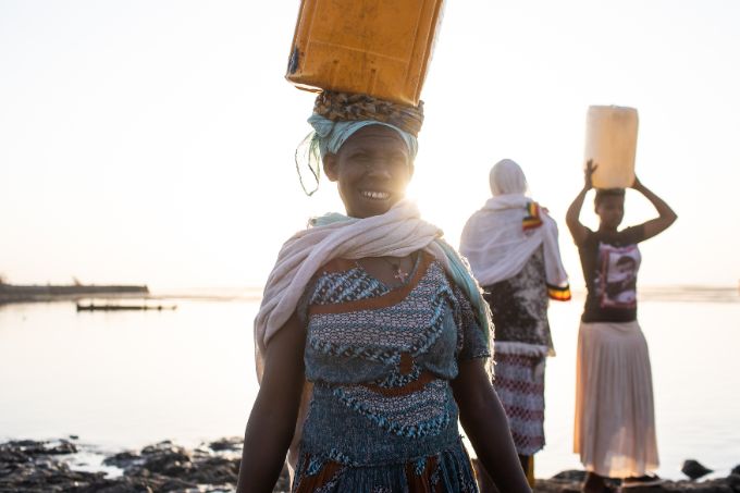 Lokale Frauen am Ufer des Tanasees. Foto: Philipp Schütz