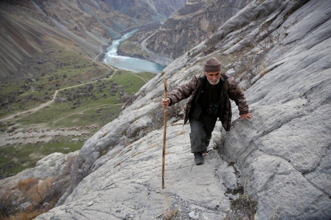 Davlatkhon Mulloyorov im Gebirge - Foto: M-Sayod Conservancy