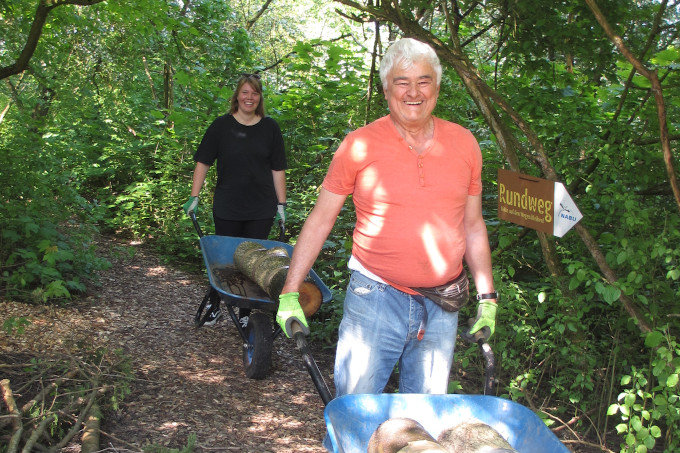 Anpacken für ein neues Biotop - Der Waldgarten